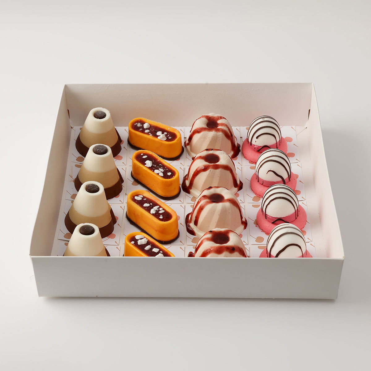 16 Pieces - Family/Gift Box